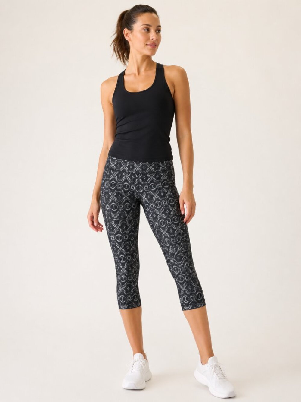 Athleta Paisley Chaturanga Capri Leggings Women M Black Gray Yoga